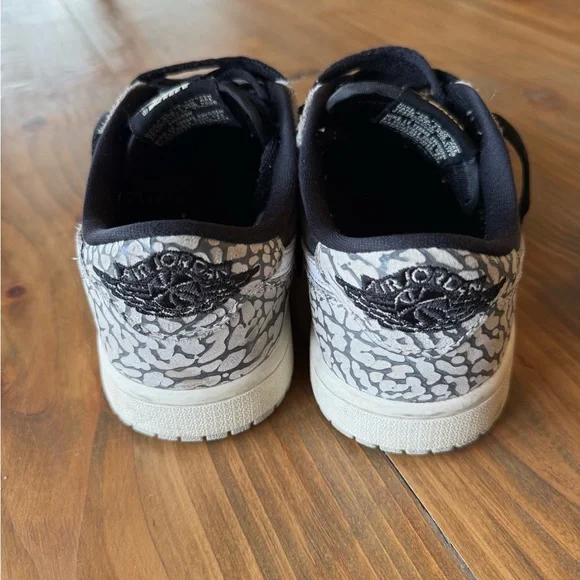 Jordan Kids Sneakers in Black and White